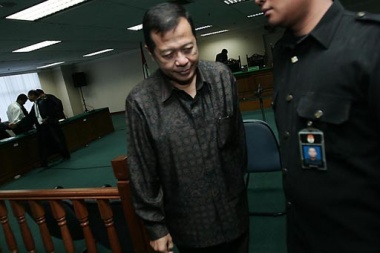 Sudjadnan, Mantan Sekjen Kementerian Luar Negeri Ditahan KPK